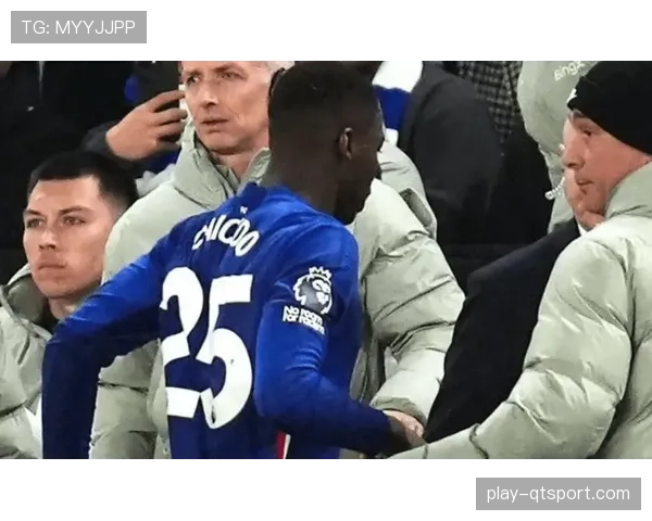 英超末轮同时开球，冠军归属悬念留至最后